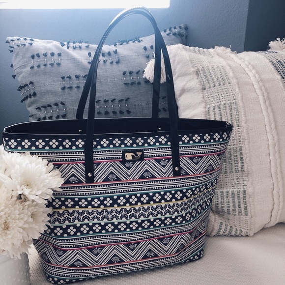 Vineyard Vines Tote - Picture 1 of 5